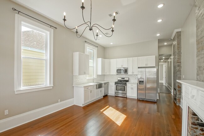 Building Photo - 2028 3rd St