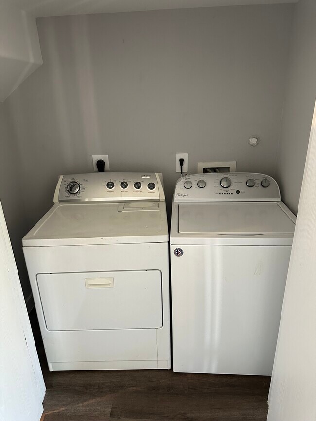 Foto del edificio - 8206 Furray Rd