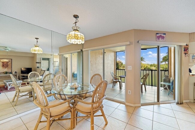 Building Photo - 275 Palm Ave