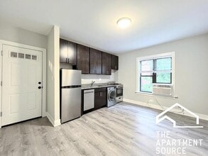 Building Photo - 433 W Belden Ave