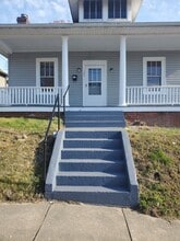 Building Photo - 125 Girard St