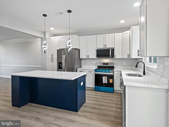 Building Photo - 13133 Park Crescent Cir