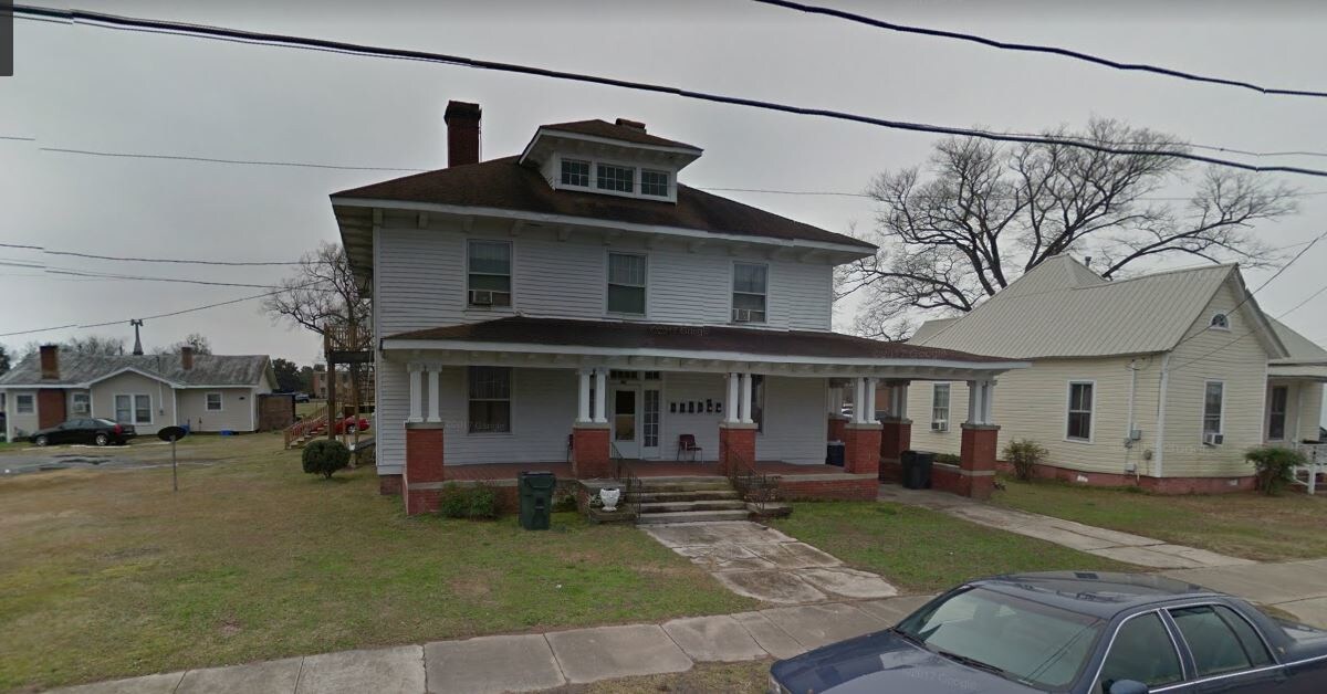 Primary Photo - 211 E Caswell St