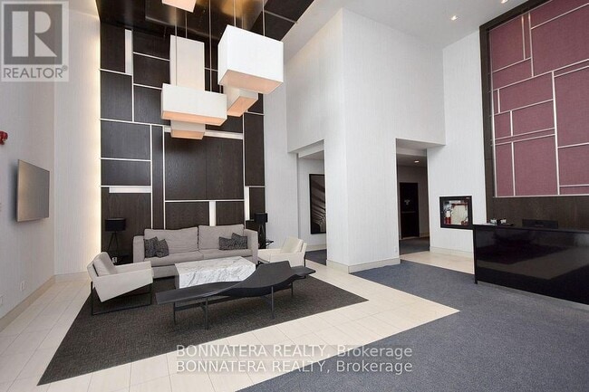 Photo du bâtiment - 326-4011-4011 Brickstone Mews