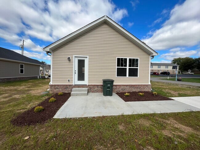 Building Photo - 208 Dollar Ave