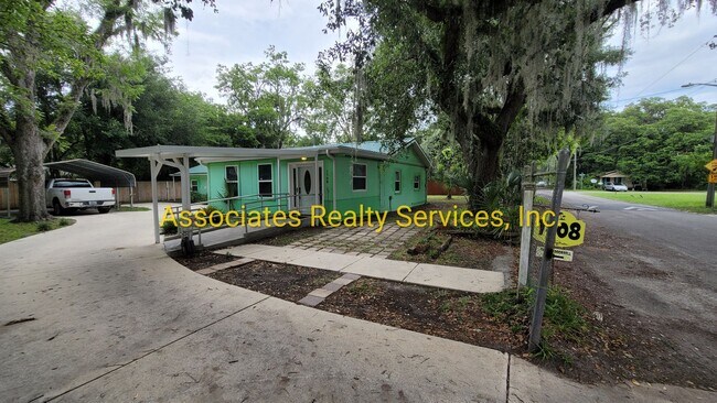 Photo - 4 BR, 2 BA  LOOK!!!!   ITS A STEAL! House