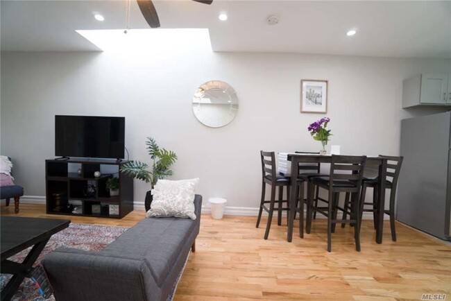 Foto del edificio - 718 E 134th St