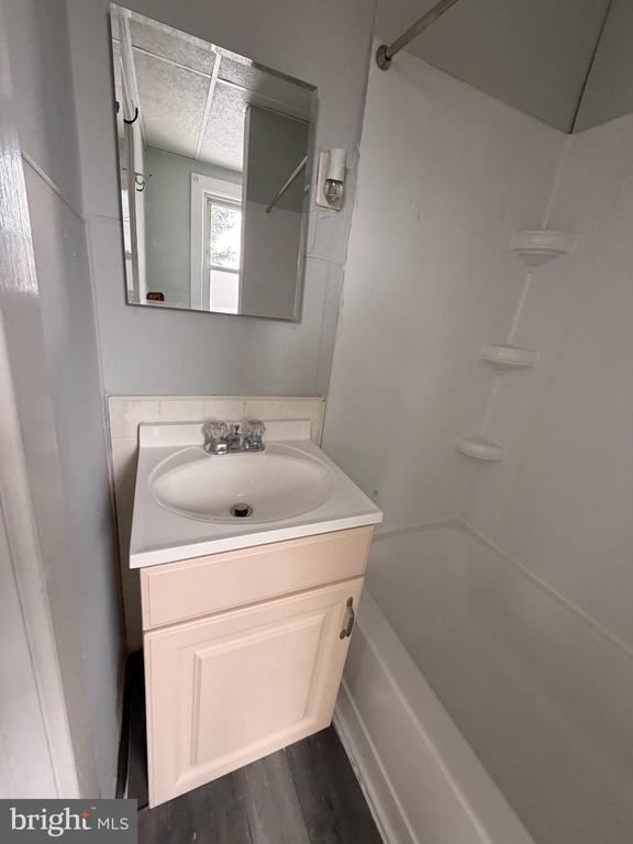 Foto del edificio - 402 Cinnaminson Ave