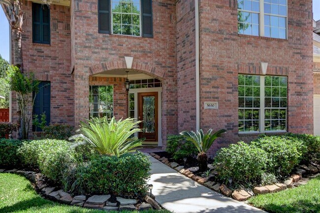 Foto del edificio - 5630 Ballina Canyon Ln