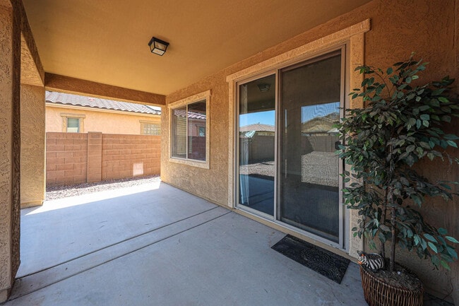 Building Photo - 16982 W Rio Vista Ln