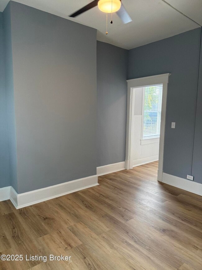 Foto del edificio - 1529 Christy Ave