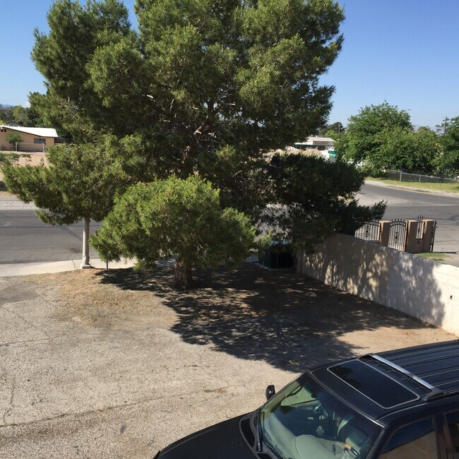 Foto del edificio - 5648 Meikle Ln