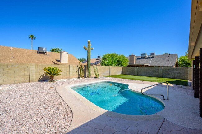 Foto del edificio - 4326 E Towne Ln