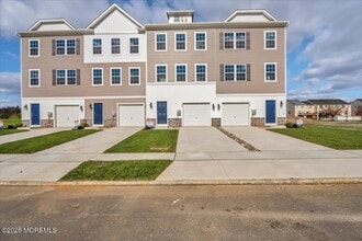 Building Photo - 220 Sandy Rdg Rd