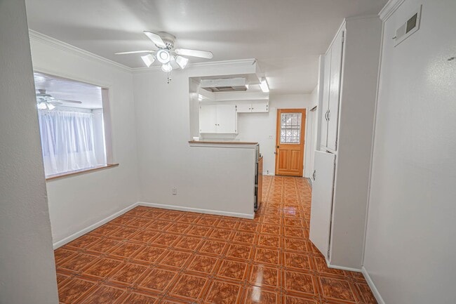 Building Photo - Spacious 4-Bedroom + Office Home on a Cul-de-Sac in Panorama City!