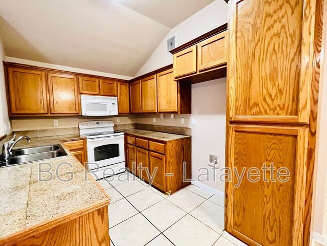Building Photo - 105 Trinidad Cir