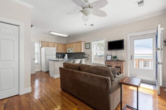 Building Photo - 66 Sunfish St