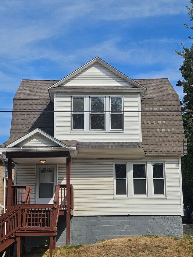 Primary Photo - University Park 3BR w/ First-Floor Bedroom...