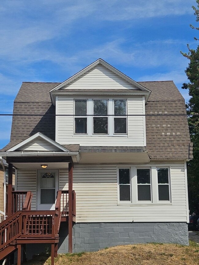 Building Photo - 469 Crouse St