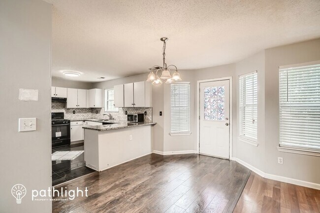 Foto del edificio - 769 Mountain Ridge Way