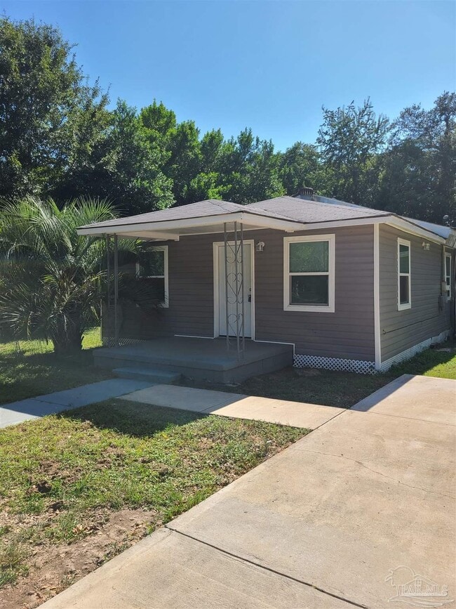 Building Photo - 701 Armenia Dr