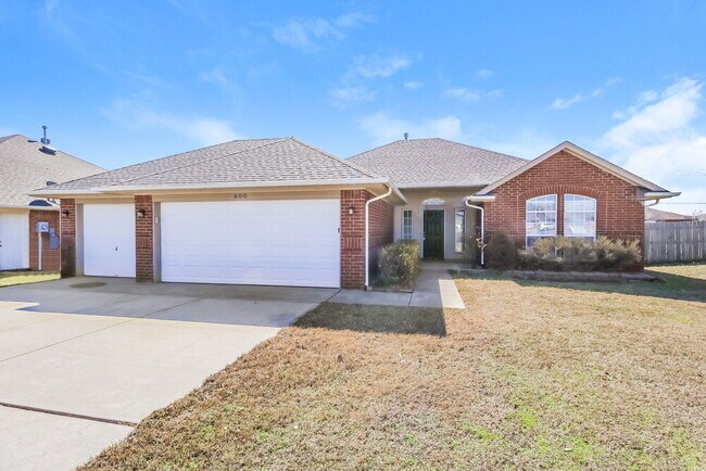 Building Photo - 600 NE 20th St