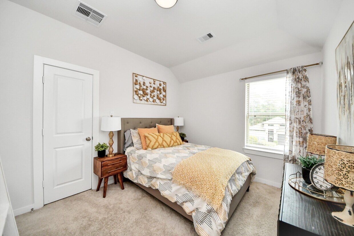 Building Photo - 15734 Autumn Sun Ct
