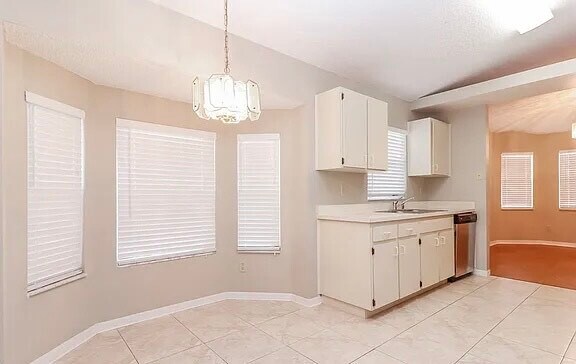 Foto del edificio - 4851 Mill Run Dr