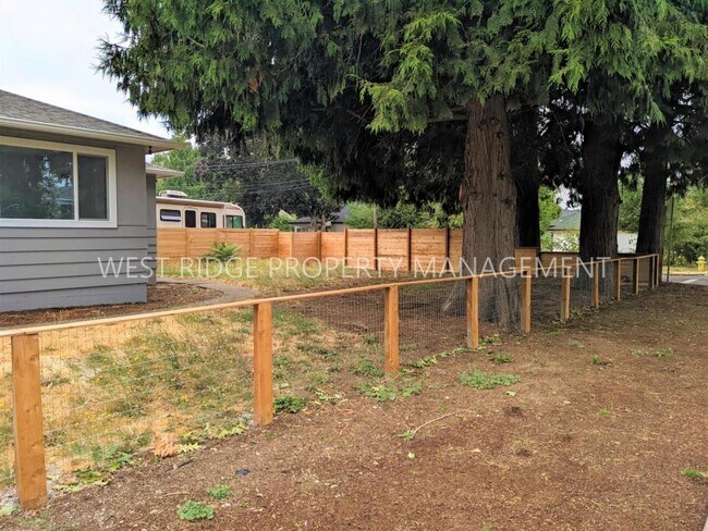 Building Photo - 9027 SE 36th Ave