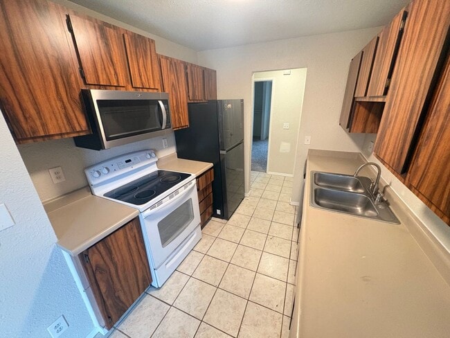 Building Photo - 3895 E Leonesio Dr