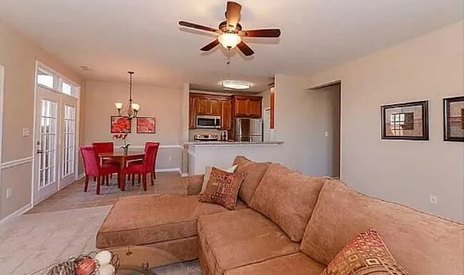 Foto del edificio - 310 Primrose Ln