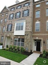 Building Photo - 43112 India Wharf Sq