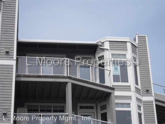 Building Photo - 135 3rd St