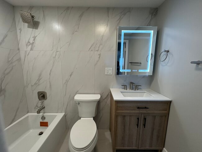 Building Photo - 300 Park St