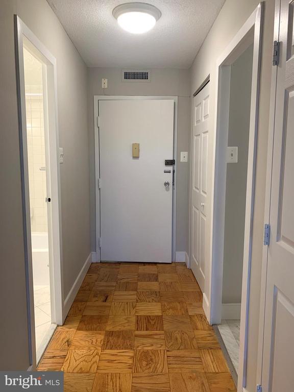 Building Photo - 2030 N Adams St