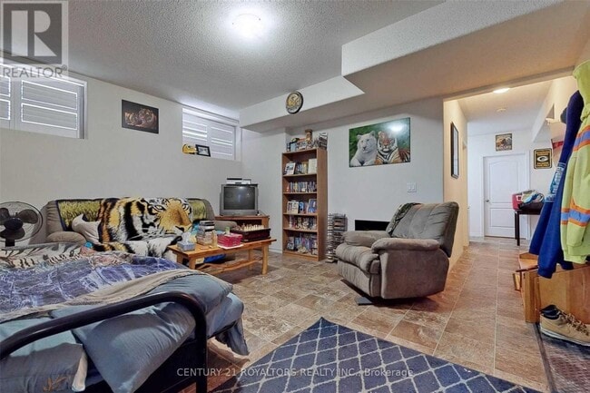 Building Photo - 1572 Cahill Dr