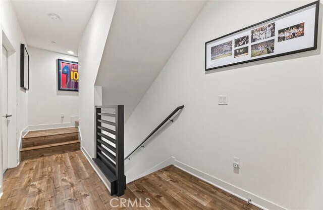 Foto del edificio - 215 Elm Ave
