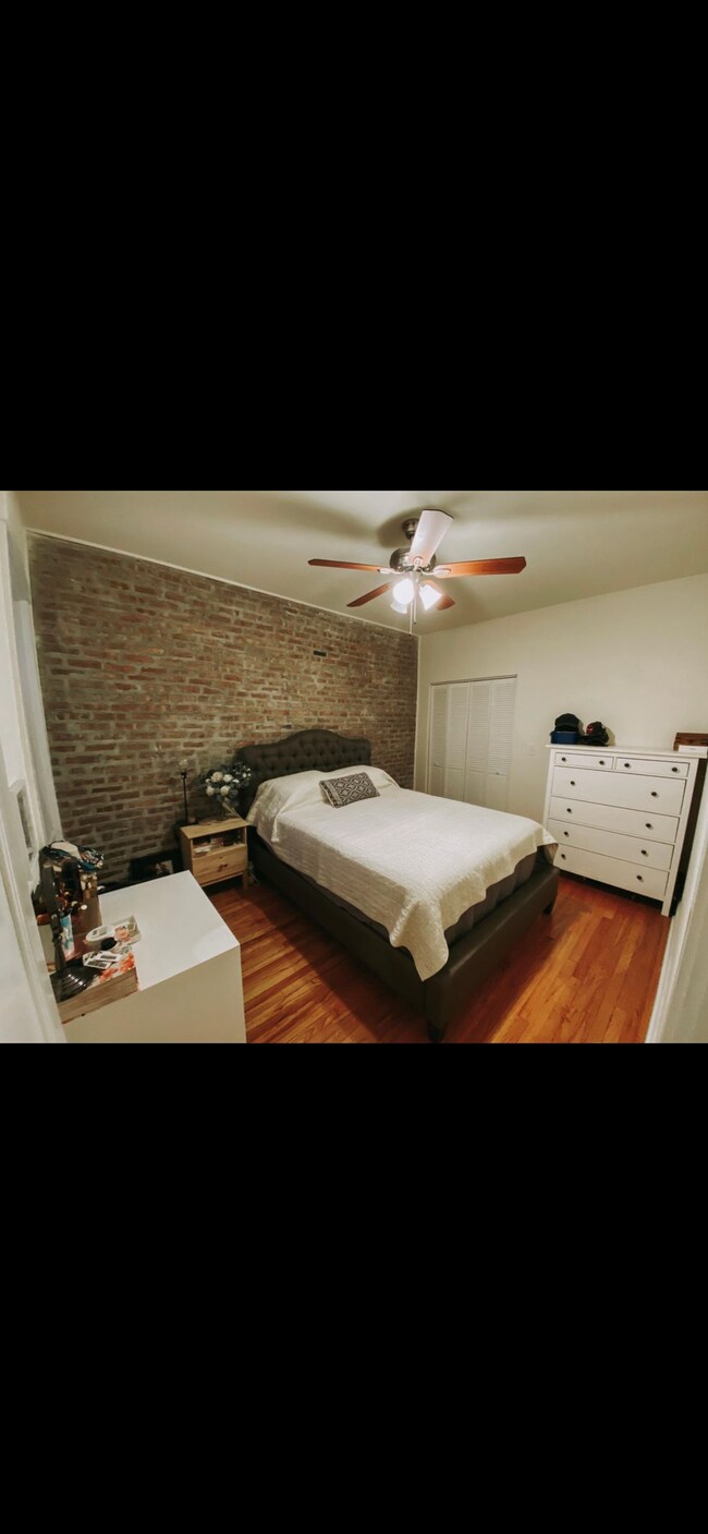 Foto del edificio - 2325 W Wilson Ave