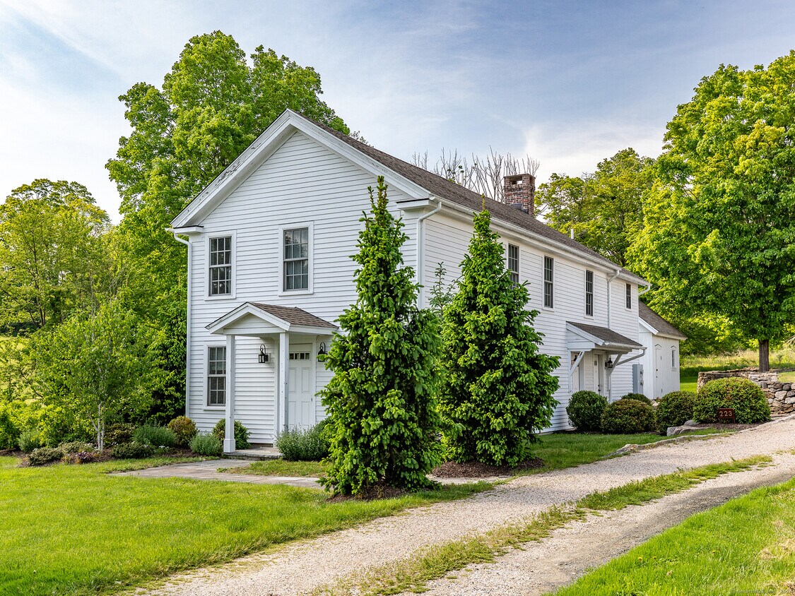 Primary Photo - 223 East St