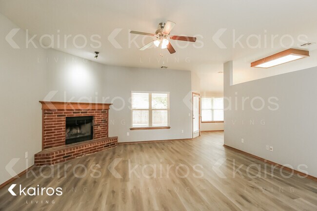 Building Photo - 2720 SE 94th Street