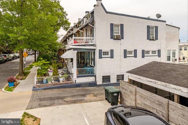 Foto del edificio - 1417 Montello Ave NE