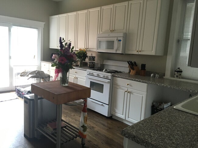 Foto del edificio - 3749 N Clifton Ave