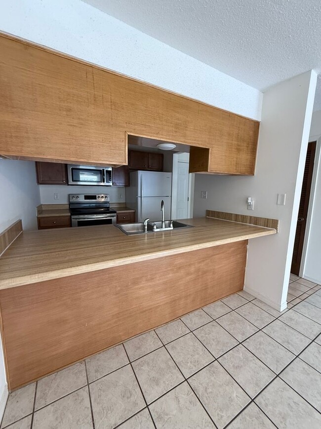 Building Photo - 513 Landview Dr