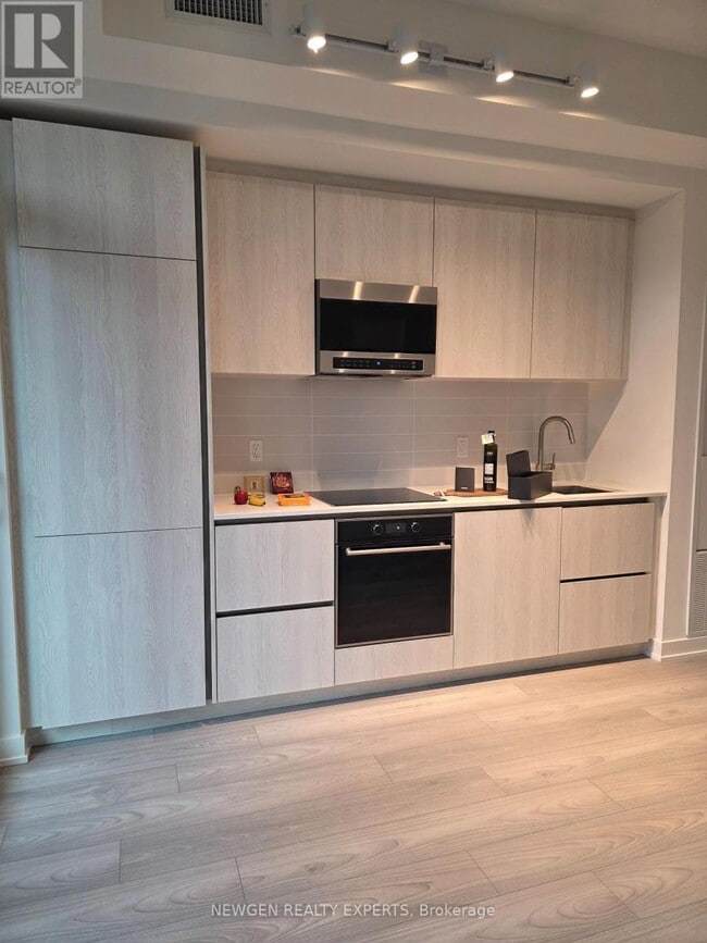 Building Photo - 110 Broadway Ave