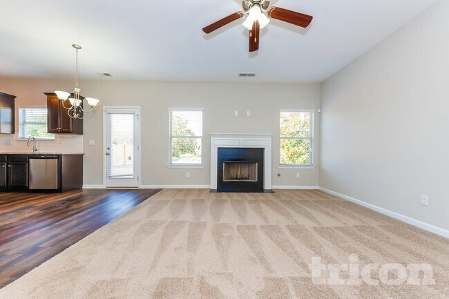 Building Photo - 317 Parkview Pl Dr