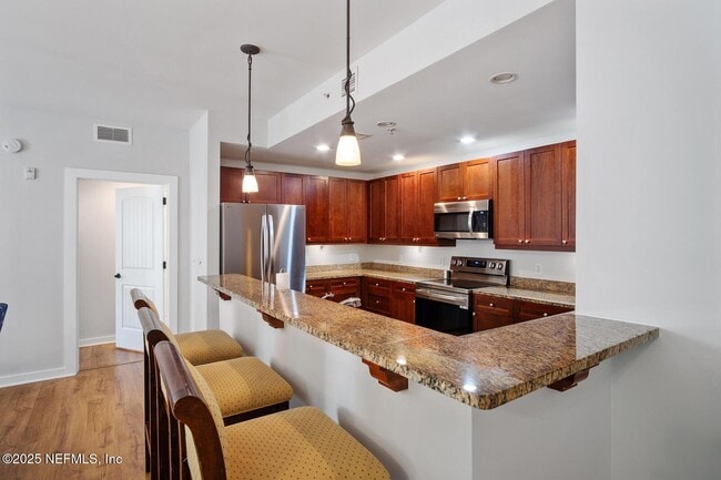 Foto del edificio - 945 Registry Blvd