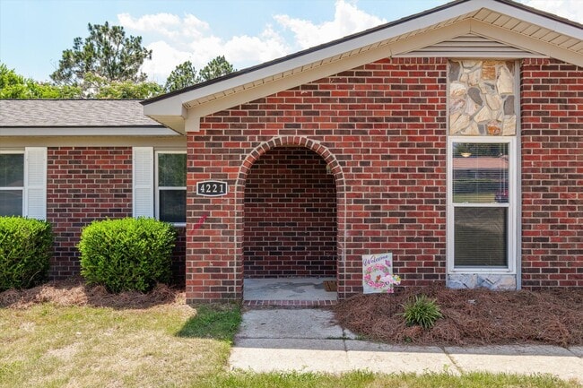 Foto del edificio - 4221 Cap Chat St