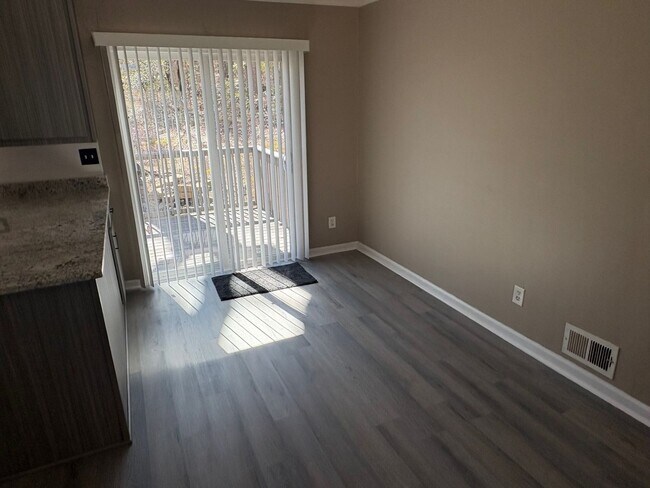 Building Photo - 6625 Paula Ct