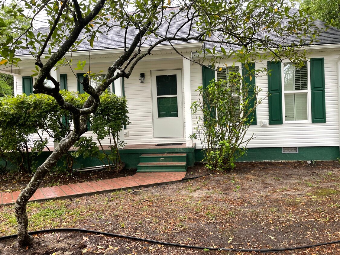 206 NE 45th St, Oak Island, NC 28465 House Rental in Oak Island, NC