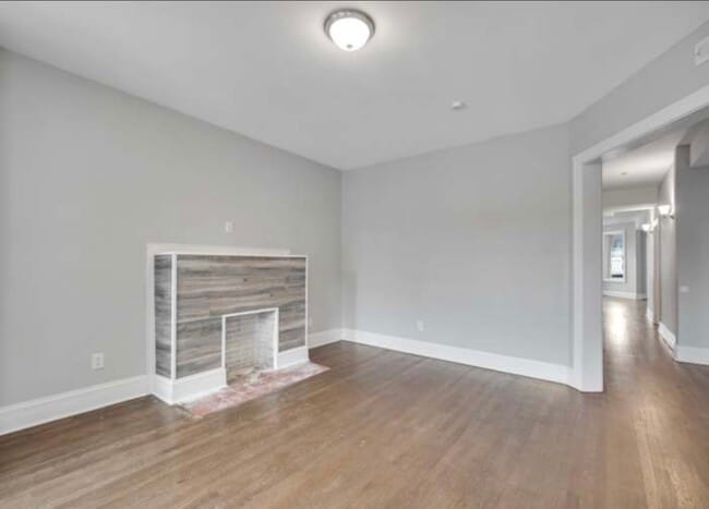 Living Area/Fireplace - 6234 S Rhodes Ave